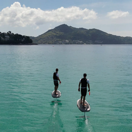 eFoil lesson with an instructor